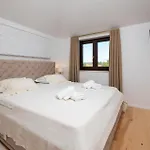 Luxurious In With Sauna Дом отдыха *