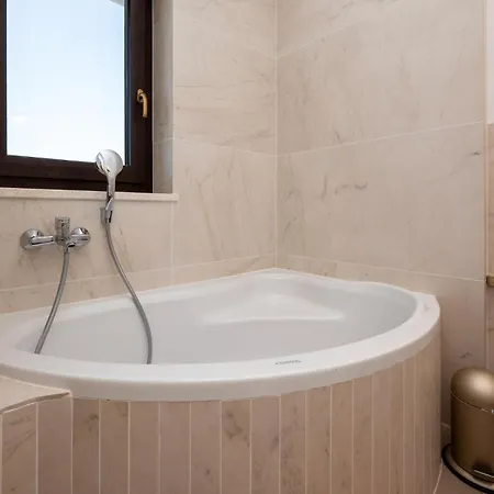 Luxurious In With Sauna *