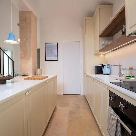 Vakantiehuis Luxurious In With Sauna