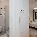 Luxurious In With Sauna באלה